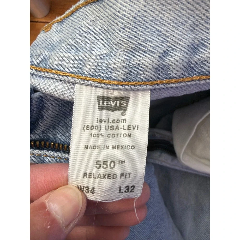 Vintage Levi's 550 Relaxed Fit Jeans Mens 34x32 Light Blue Denim Y2K Tapered